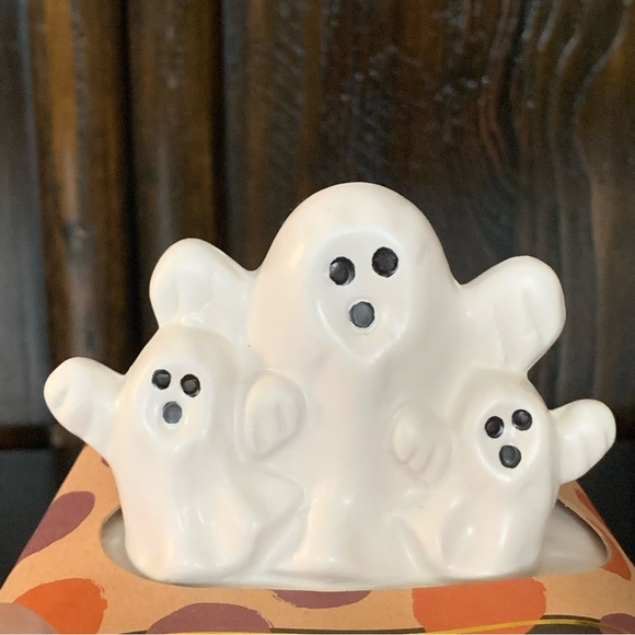 Spooky Season Ghosts on Tombstone 16oz Topper Mug - Picture 3 of 8